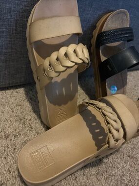 Reef Women's  Slide Sandals in Tan and black